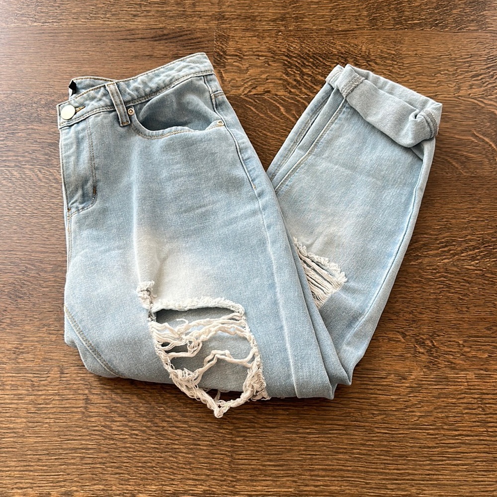 Boohoo Blue - Light Wash, High Waisted, Ripped Jeans